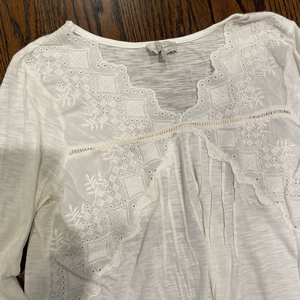 Lucky Brand White Flowy Shirt size m - Picture 2 of 3
